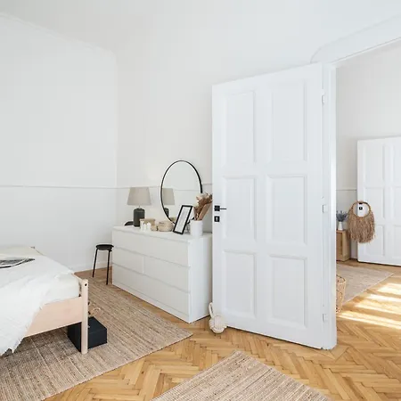 Apartment Empire Echo 2-bdr Budapest