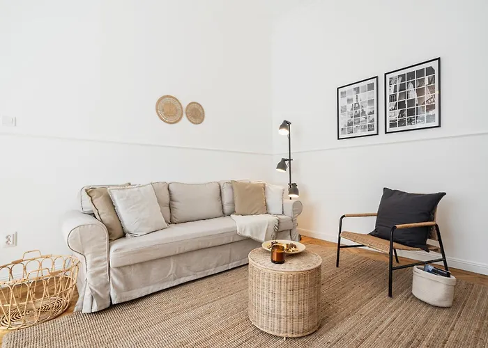 Empire Echo 2-bdr Apartment *